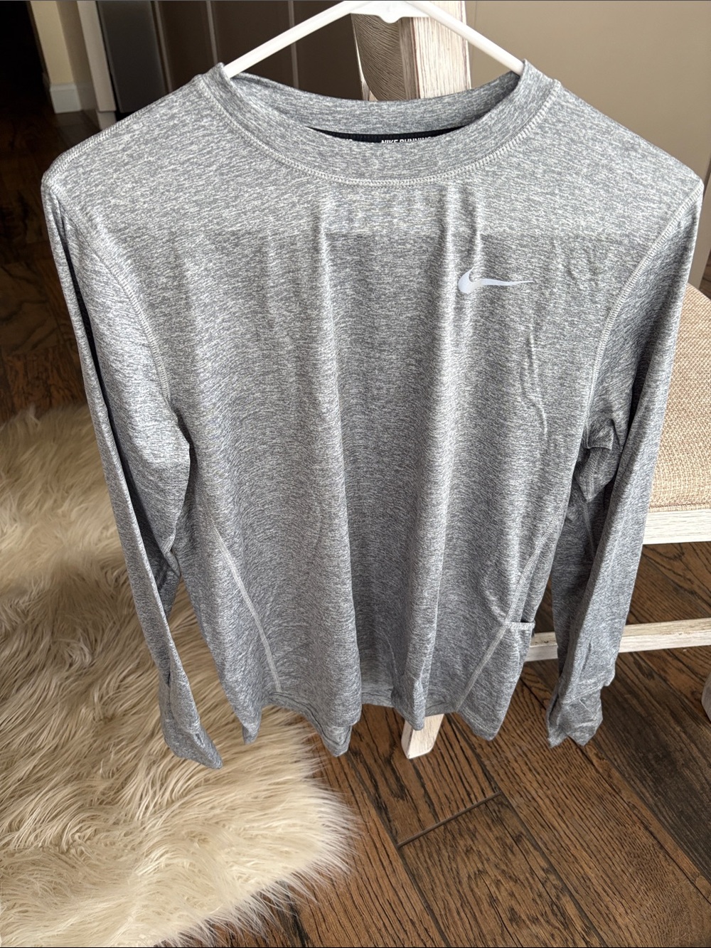 Nike running top sz medium